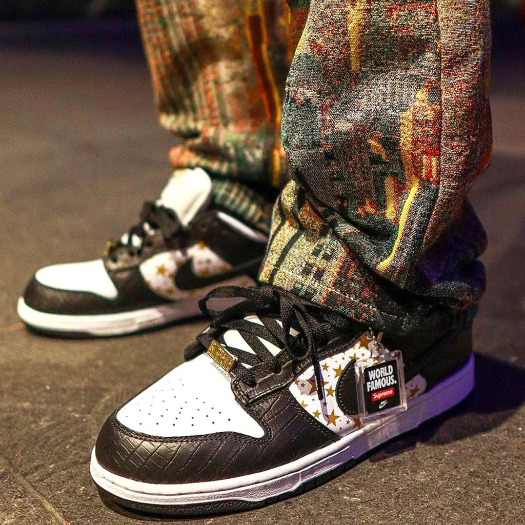 Nike SB x Supreme Dunk Low 'Stars Black'